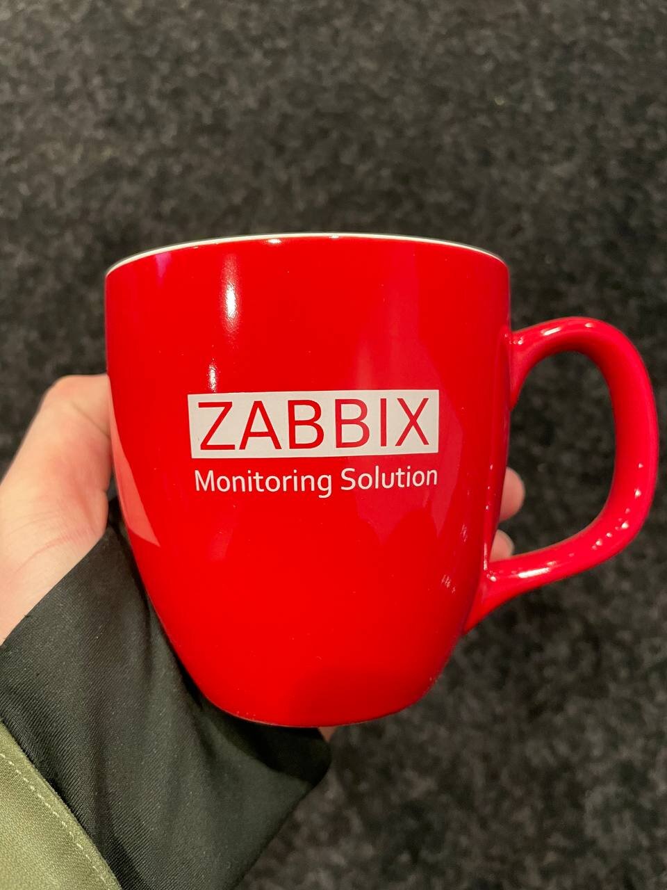 Zabbix Monitoring Solution Tasse aus dem Konferenz-Merch
